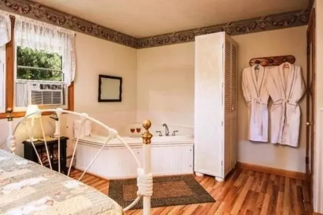 Oda, Özel Banyo (Gracie's Garden Room)