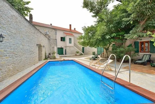 Villa, Sigara İçilebilir