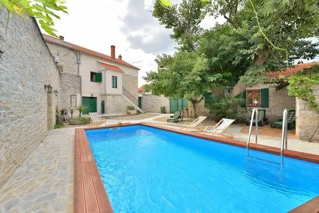 Villa, Sigara İçilebilir