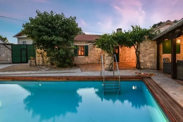 Villa, Sigara İçilebilir