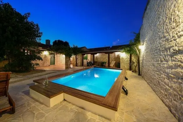 Villa, Sigara İçilebilir