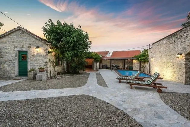 Villa, Sigara İçilebilir