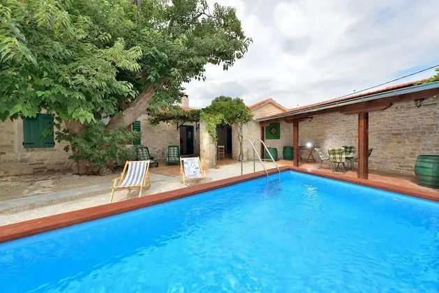 Villa, Sigara İçilebilir