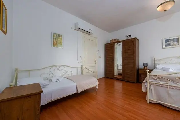 Villa, Sigara İçilebilir