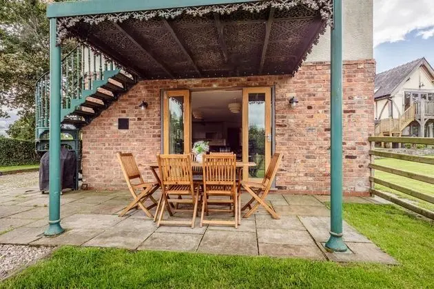 Traditional Kır Evi (Coach House)