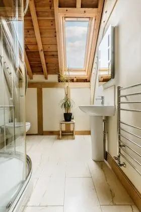 Traditional Tek Büyük Yataklı Oda, Banyolu/Duşlu (Balcony Room )
