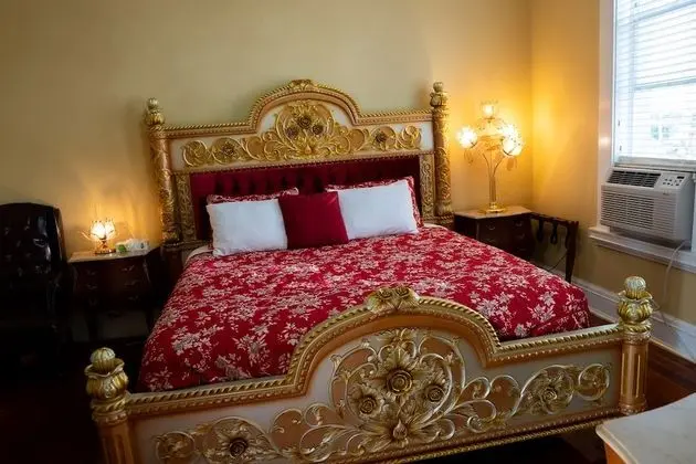 Deluxe Oda, 1 En Büyük (King) Boy Yatak (Floral)