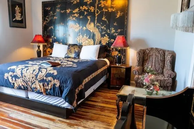 Premium Oda, 1 En Büyük (King) Boy Yatak (Oriental Sytle)