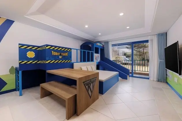 [Golf Village] Robot Trains