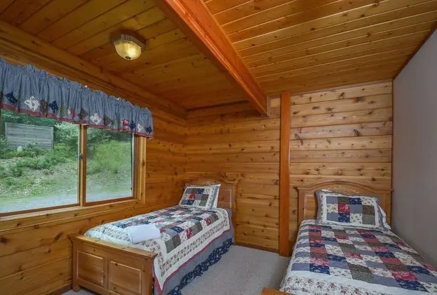 Ev, Birden Çok Yatak, Sıcak Su Havuzu