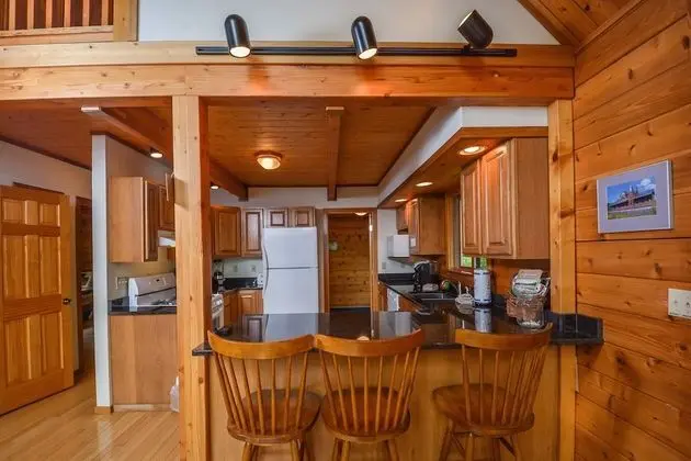 Ev, Birden Çok Yatak, Sıcak Su Havuzu