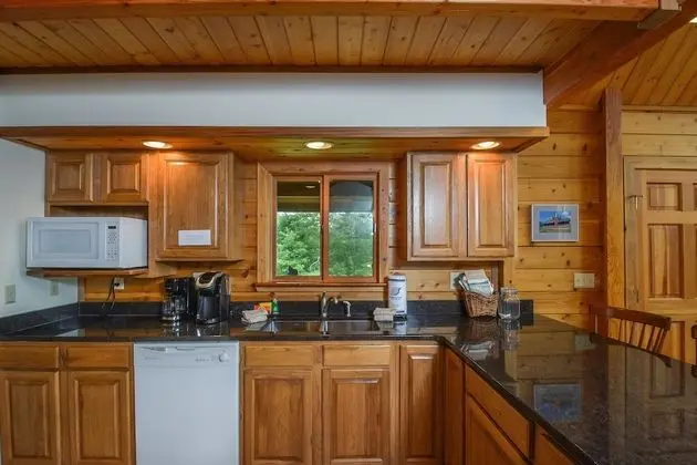 Ev, Birden Çok Yatak, Sıcak Su Havuzu