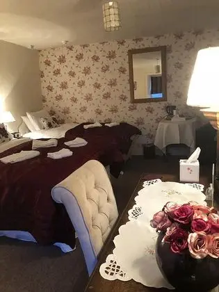Family Büyük Yataklı Tek Kişilik Oda