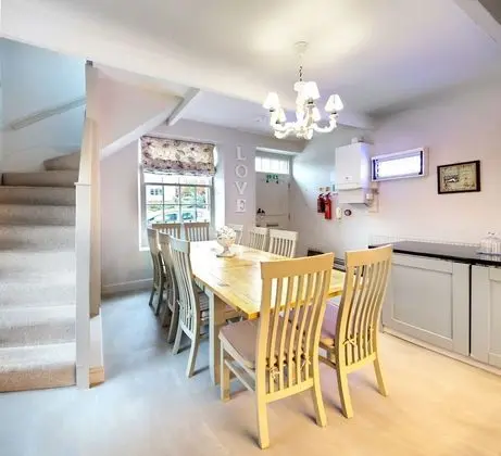 Ev, 6 Yatak Odası (The Farmhouse Southwing)