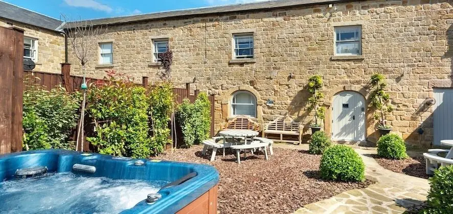 Ev, Birden Çok Yatak Odası (The Old Milking Parlour Grande)