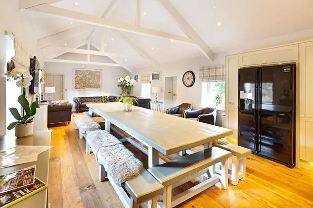 Ev, Birden Çok Yatak Odası (The Old Milking Parlour Grande)