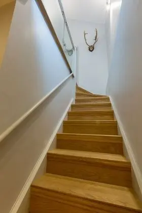 Ev, Birden Çok Yatak Odası (The Old Milking Parlour Grande)