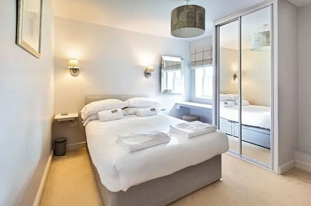 Ev, Birden Çok Yatak Odası (The Old Milking Parlour Grande)