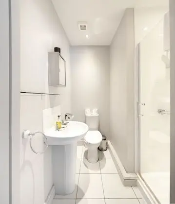 Ev, Birden Çok Yatak Odası (The Old Milking Parlour Grande)