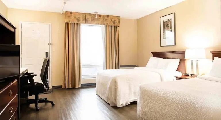 Courtyard Room Exterior, Two Double Beds