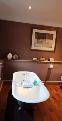 Luxury Tek Büyük Yataklı Oda, Banyolu/Duşlu (Bath and Shower)