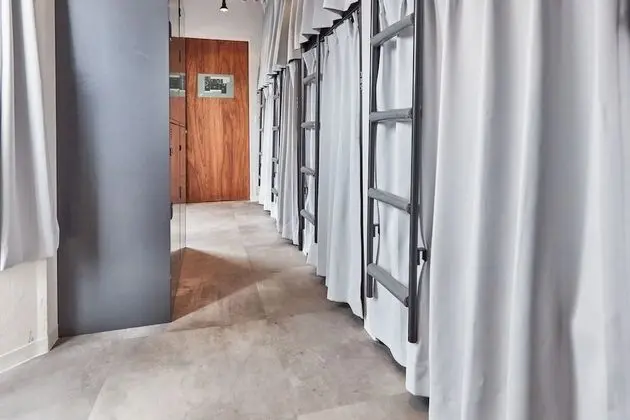 Ortak Ranzalı Oda, Ortak Banyo (Mixed Dormitory)