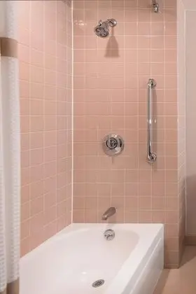 Oda, 1 En Büyük (King) Boy Yatak, Koy Manzaralı (Mobility Accessible, Tub)