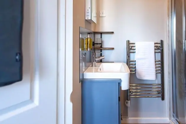 Tek Büyük Yataklı Oda, Banyolu/Duşlu (Room 3 King 1st Floor)