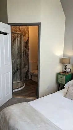 Tek Büyük Yataklı Oda, Banyolu/Duşlu (Room 9 King 2nd Floor)