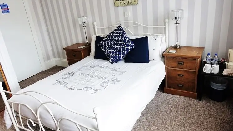 Luxury Tek Büyük Yataklı Oda