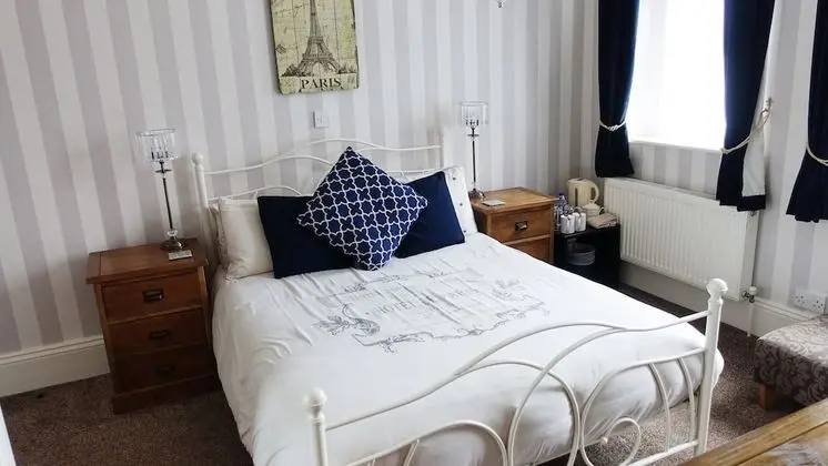 Luxury Tek Büyük Yataklı Oda
