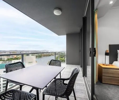 Apart Daire, 3 Yatak Odası, Nehir Manzaralı