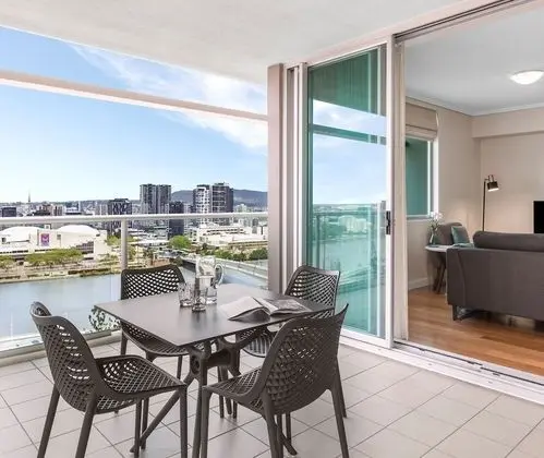 Apart Daire, 1 Yatak Odası, Nehir Manzaralı