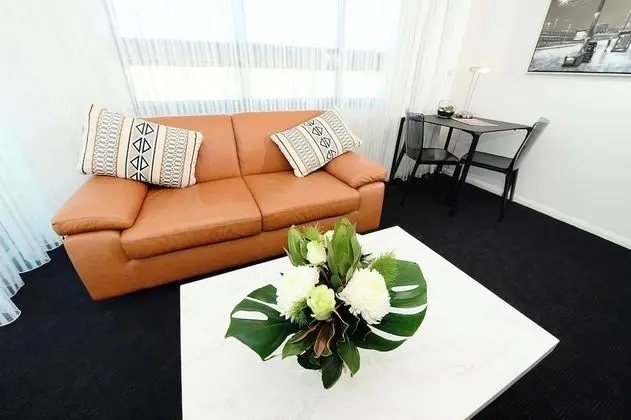 Stüdyo (No Housekeeping)