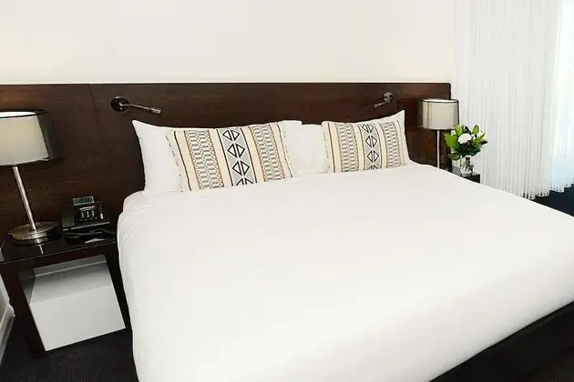 Stüdyo (No Housekeeping)