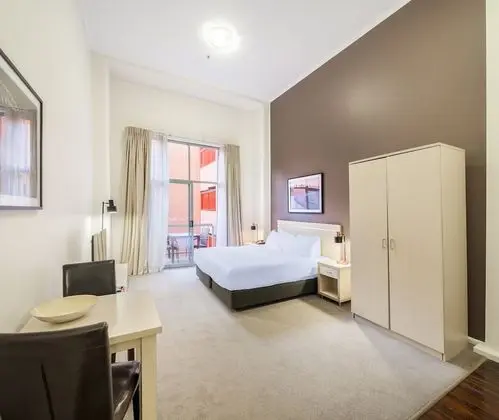 Stüdyo (No Housekeeping)