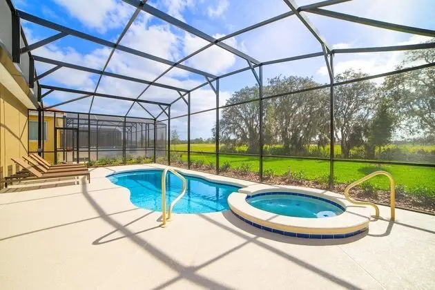 Villa (8028OAKSHA)