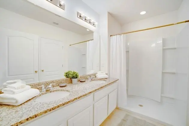 Villa (8028OAKSHA)