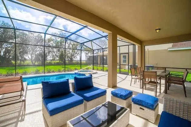 Villa (8028OAKSHA)