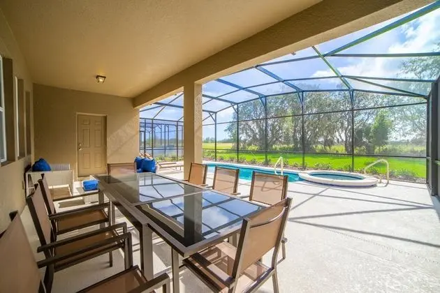 Villa (8028OAKSHA)