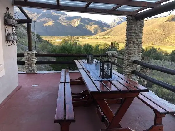 Chenin Blanc Cottage Room 1