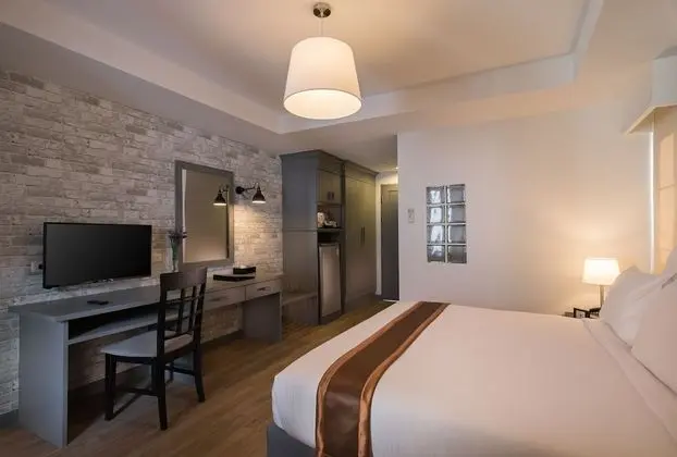 Deluxe Tek Büyük Yataklı Oda