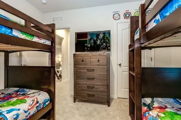 Villa (7028OAKWOOD)