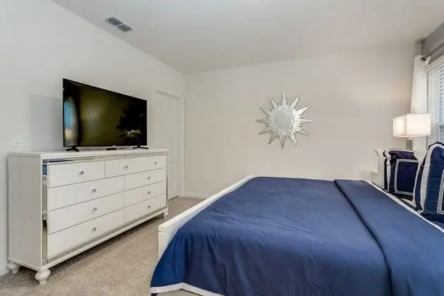 Villa (7028OAKWOOD)