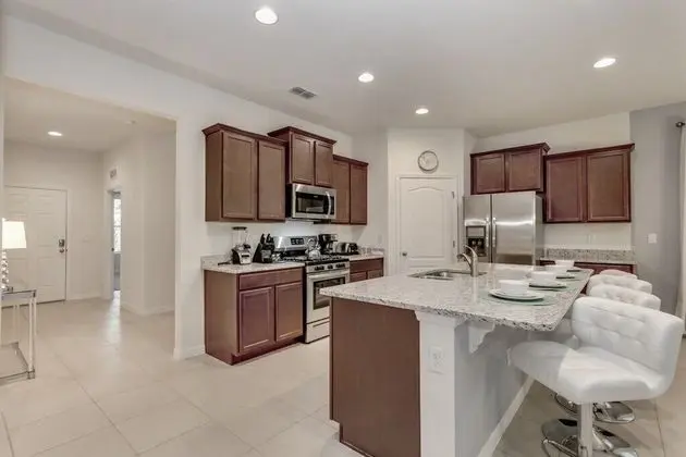 Villa (7028OAKWOOD)