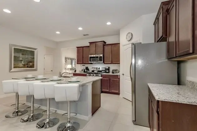 Villa (7028OAKWOOD)