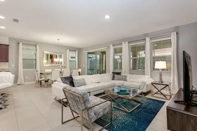 Villa (7028OAKWOOD)