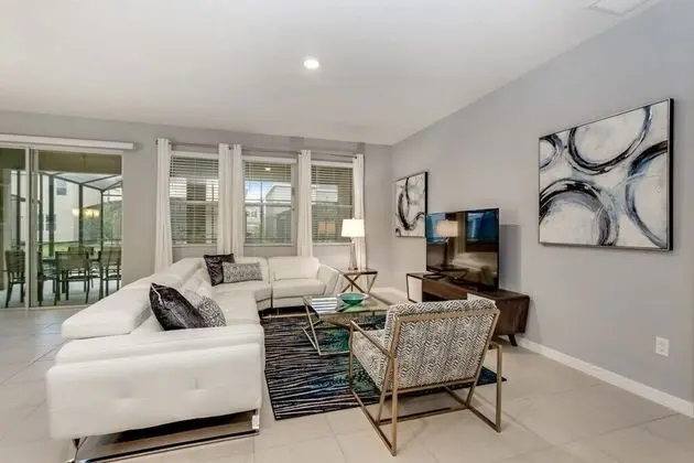 Villa (7028OAKWOOD)
