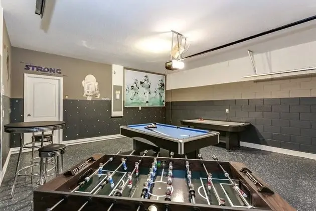 Villa (7028OAKWOOD)