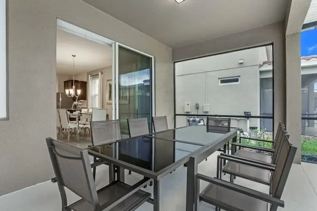 Villa (7028OAKWOOD)